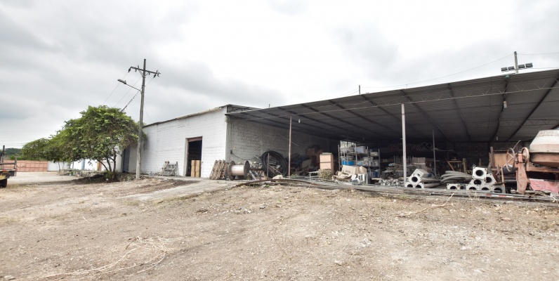 Terreno de oportunidad en alquiler ubicada en Vía La Costa GeoBienes - Oficina comercial en alquiler con galpón, bodega y área libre - Plusvalia Guayaquil Casas de venta y alquiler Inmobiliaria Ecuador