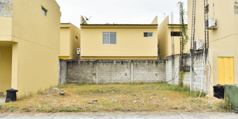 GeoBienes - Terreno en venta en la Urbanización Vicrieel, Vía Samborondón - Plusvalia Guayaquil Casas de venta y alquiler Inmobiliaria Ecuador