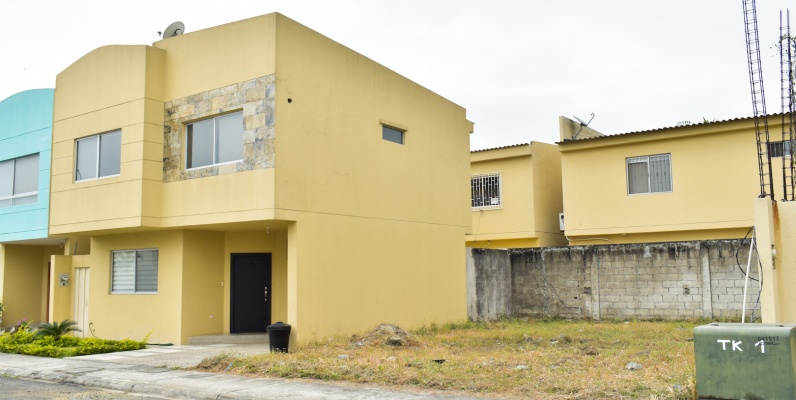 GeoBienes - Terreno en venta en la Urbanización Vicrieel, Vía Samborondón - Plusvalia Guayaquil Casas de venta y alquiler Inmobiliaria Ecuador