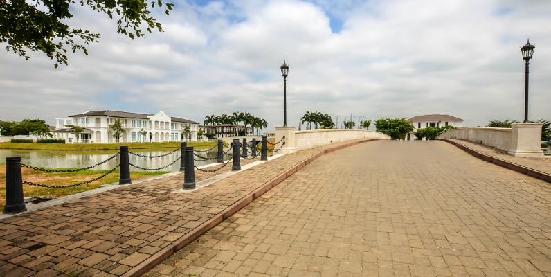 Terreno en venta en Río Lago sector Vía Samborondón GeoBienes - Terreno en venta en Ríolago sector Vía Samborondón - Plusvalia Guayaquil Casas de venta y alquiler Inmobiliaria Ecuador