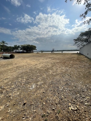 GeoBienes - Terreno en venta ubicado en la urbanización Guayaquil Tenis, frente al río - Plusvalia Guayaquil Casas de venta y alquiler Inmobiliaria Ecuador