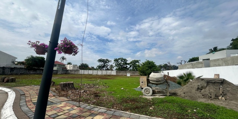 Terreno en venta ubicado en Urbanización Biblos, Samborondón GeoBienes - Terreno en venta ubicado en Urbanización Biblos, Samborondón - Plusvalia Guayaquil Casas de venta y alquiler Inmobiliaria Ecuador