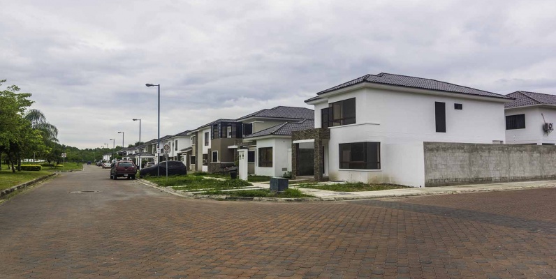 Terreno en Venta Urbanización Punta Esmeraldas, Vía a La Costa GeoBienes - Terreno en Venta Urbanización Punta Esmeralda, Vía a La Costa - Plusvalia Guayaquil Casas de venta y alquiler Inmobiliaria Ecuador