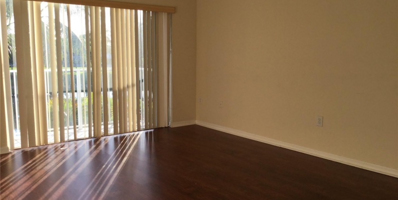 Townhouse a la Venta en MIAMI en DORAL ISLES GeoBienes - Townhouse a la Venta en MIAMI en DORAL ISLES - Plusvalia Guayaquil Casas de venta y alquiler Inmobiliaria Ecuador