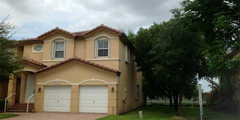 Townhouse Doral- Florida GeoBienes - Venta en Miami: Townhouse Doral- Florida - Plusvalia Guayaquil Casas de venta y alquiler Inmobiliaria Ecuador