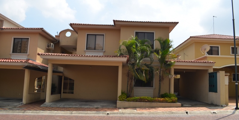 GeoBienes - Townhouse en alquiler en Urbanización Ciudad Colón  - Plusvalia Guayaquil Casas de venta y alquiler Inmobiliaria Ecuador