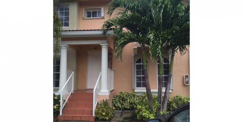 Townhouse en Venta- Veranda at Doral GeoBienes - Townhouse en Venta- Veranda at Doral - Plusvalia Guayaquil Casas de venta y alquiler Inmobiliaria Ecuador