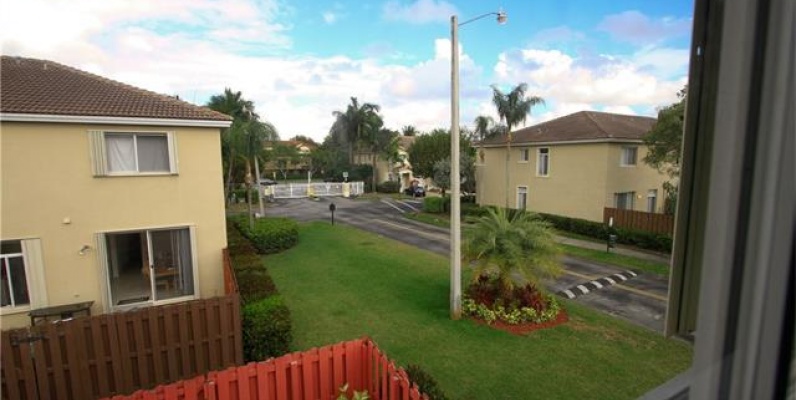 Townhouse SONOMA AT DORAL GeoBienes - Townhouse SONOMA AT DORAL - Plusvalia Guayaquil Casas de venta y alquiler Inmobiliaria Ecuador