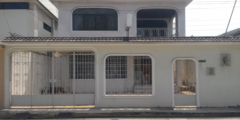 GeoBienes - Vendo Casa de Dos Plantas  en los Almendros Guayaquil Ecuador - Plusvalia Guayaquil Casas de venta y alquiler Inmobiliaria Ecuador