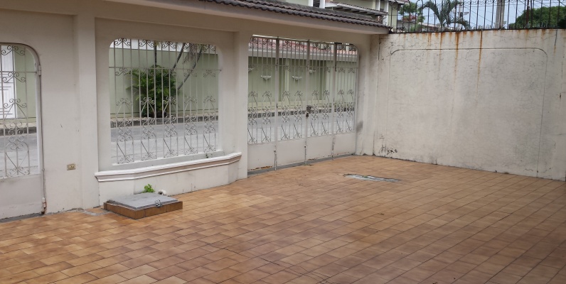 Vendo Casa de Dos Plantas en los Almendros GeoBienes - Vendo Casa de Dos Plantas en los Almendros Guayaquil Ecuador - Plusvalia Guayaquil Casas de venta y alquiler Inmobiliaria Ecuador