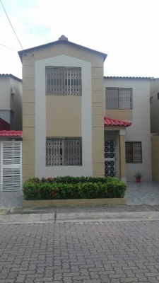 Vendo Casa en La Joya Etapa Ruby GeoBienes - Casa en venta en La Joya Etapa Rubí Vía Samborondón - Plusvalia Guayaquil Casas de venta y alquiler Inmobiliaria Ecuador