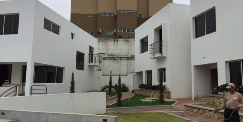 GeoBienes - Casa en venta en Las Cumbres, sector Los Ceibos, Guayaquil - Plusvalia Guayaquil Casas de venta y alquiler Inmobiliaria Ecuador