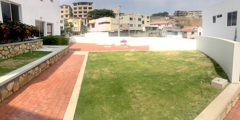 Vendo Casa en Las Cumbres - Ceibos GeoBienes - Casa en venta en Las Cumbres, sector Los Ceibos, Guayaquil - Plusvalia Guayaquil Casas de venta y alquiler Inmobiliaria Ecuador