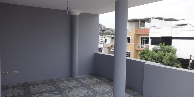 Urdenor 2, Vendo casa de dos plantas con terraza GeoBienes - Vendo casa en Urdenor 2 de dos plantas con terraza. Guayaquil Ecuador - Plusvalia Guayaquil Casas de venta y alquiler Inmobiliaria Ecuador