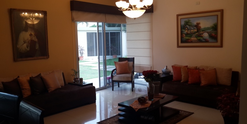 Vendo Casa en Vista Sol Samborondon GeoBienes - Casa en venta en urbanización Vista Sol Samborondon - Plusvalia Guayaquil Casas de venta y alquiler Inmobiliaria Ecuador