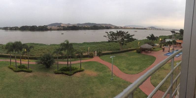 Vendo Departamento en Urb. Altos del Rio GeoBienes - Vendo Departamento de oportunidad en Urb. Altos del Rio - Plusvalia Guayaquil Casas de venta y alquiler Inmobiliaria Ecuador