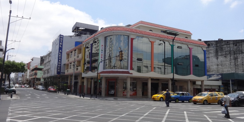 Vendo edificio comercial en el centro de Guayaquil, Av, Quito y calle Luque, Esquinero. GeoBienes - En venta edificio comercial en el centro de Guayaquil - Plusvalia Guayaquil Casas de venta y alquiler Inmobiliaria Ecuador