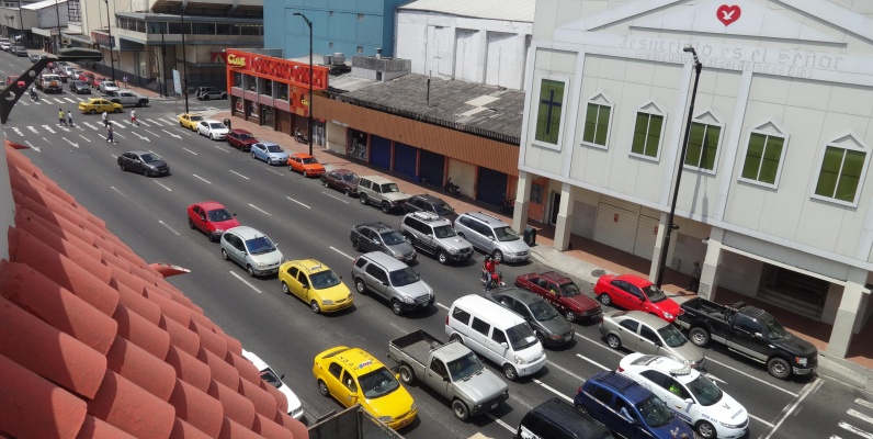 Vendo edificio comercial en el centro de Guayaquil, Av, Quito y calle Luque, Esquinero. GeoBienes - En venta edificio comercial en el centro de Guayaquil - Plusvalia Guayaquil Casas de venta y alquiler Inmobiliaria Ecuador