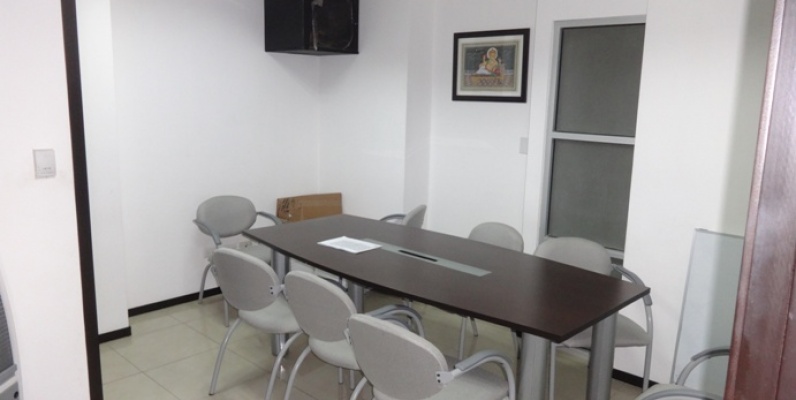 Vendo oficina de 83m2 con excelente vista en el Trade Building GeoBienes - Vendo oficina de 83m2 amoblada en el Trade Building - Plusvalia Guayaquil Casas de venta y alquiler Inmobiliaria Ecuador