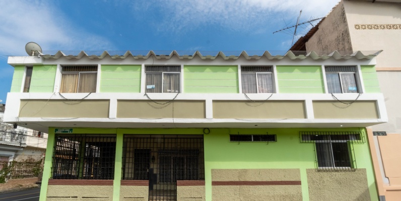 Venta de casa rentera en Barrio del Seguro, sur de Guayaquil GeoBienes - Venta de casa rentera en Barrio del Seguro, sur de Guayaquil - Plusvalia Guayaquil Casas de venta y alquiler Inmobiliaria Ecuador