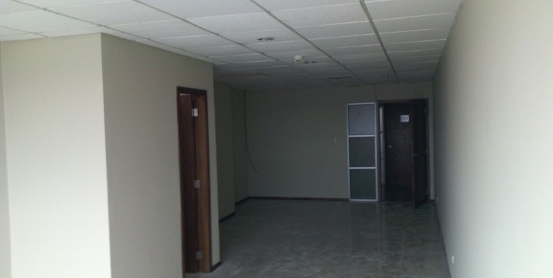 GeoBienes - Oficina en venta en Trade Building junto al Mall del Sol Guayaquil - Plusvalia Guayaquil Casas de venta y alquiler Inmobiliaria Ecuador