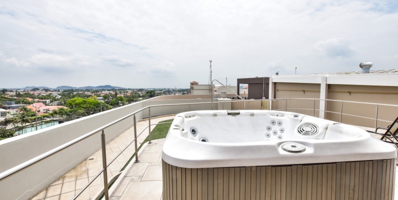 GeoBienes - Venta de suite en Samborondón Plaza - Plusvalia Guayaquil Casas de venta y alquiler Inmobiliaria Ecuador GeoBienes - Venta/alquiler de suite en Samborondón Plaza - Plusvalia Guayaquil Casas de venta y alquiler Inmobiliaria Ecuador