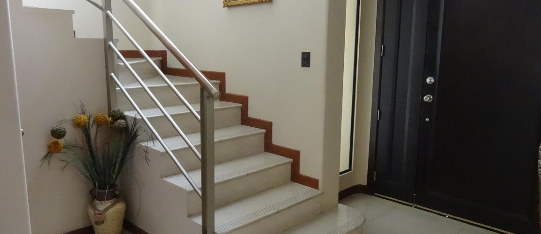 Vendo Casa en Samborondon, Km 2 1/2 atras de la UEES GeoBienes - Vendo Casa en Samborondon, Km 2 1/2 atras de la UEES - Plusvalia Guayaquil Casas de venta y alquiler Inmobiliaria Ecuador