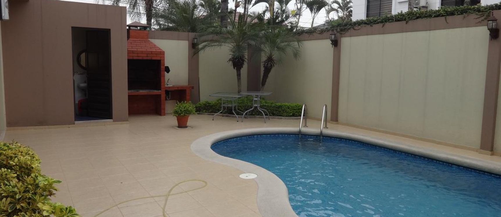 Vendo Casa en Samborondon, Km 2 1/2 atras de la UEES GeoBienes - Vendo Casa en Samborondon, Km 2 1/2 atras de la UEES - Plusvalia Guayaquil Casas de venta y alquiler Inmobiliaria Ecuador
