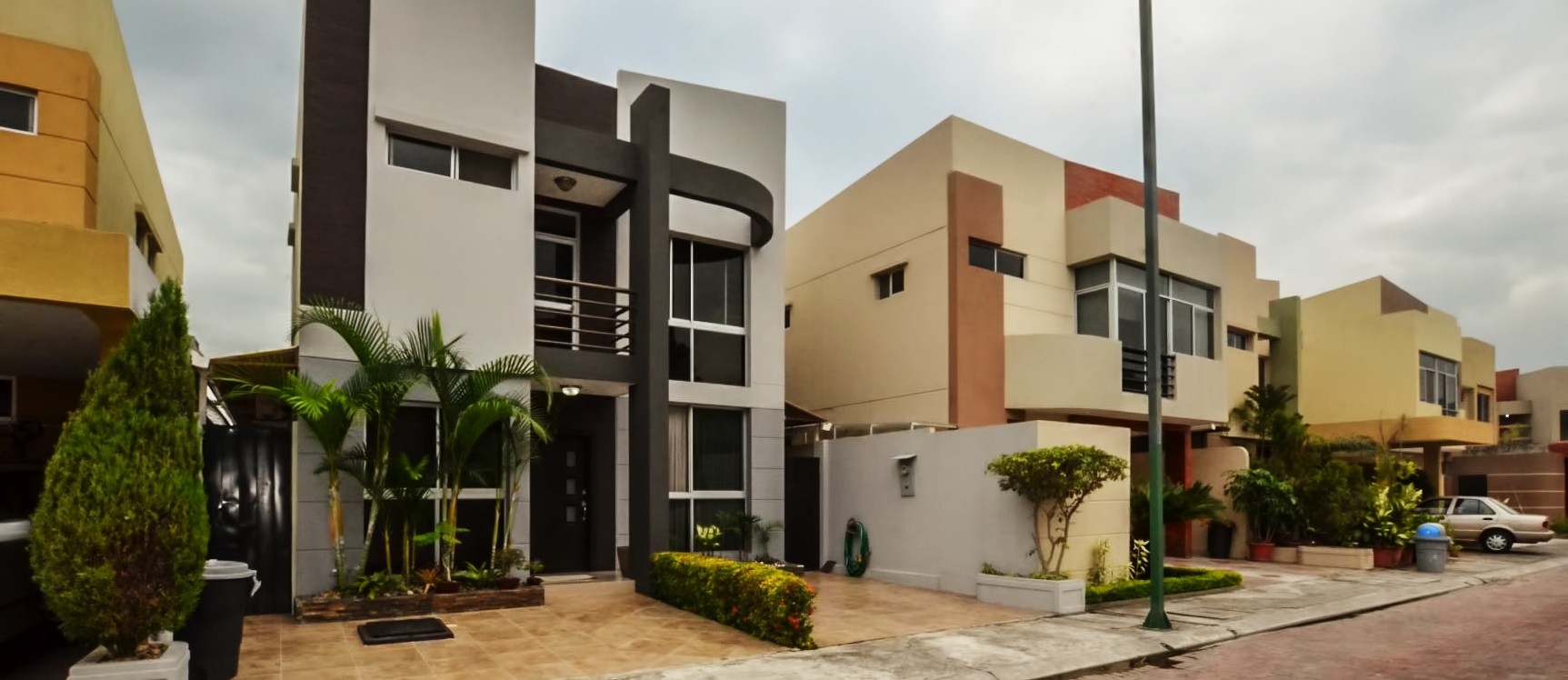 Casa en Venta en Urbanización Belo Horizonte Sector Vía a La Costa GeoBienes - Casa en Venta en Urbanización Belo Horizonte Sector Vía a La Costa - Plusvalia Guayaquil Casas de venta y alquiler Inmobiliaria Ecuador