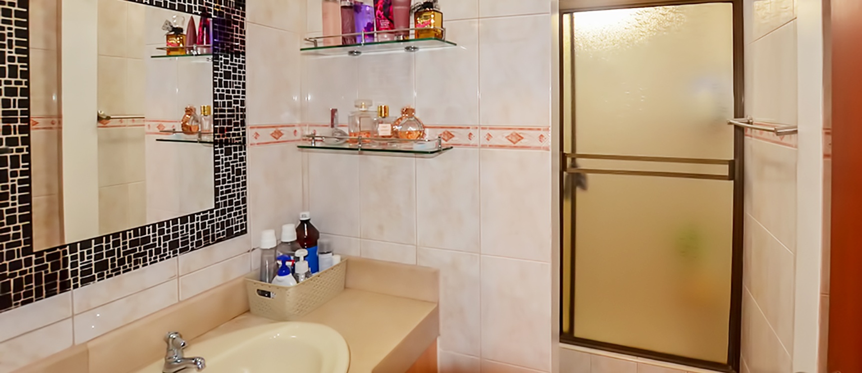 Casa en Venta en Urbanización Belo Horizonte Sector Vía a La Costa GeoBienes - Casa en Venta en Urbanización Belo Horizonte Sector Vía a La Costa - Plusvalia Guayaquil Casas de venta y alquiler Inmobiliaria Ecuador