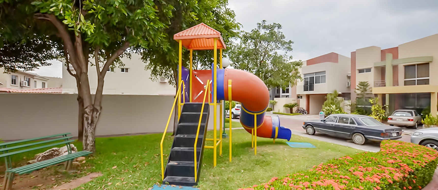 Casa en Venta en Urbanización Belo Horizonte Sector Vía a La Costa GeoBienes - Casa en Venta en Urbanización Belo Horizonte Sector Vía a La Costa - Plusvalia Guayaquil Casas de venta y alquiler Inmobiliaria Ecuador
