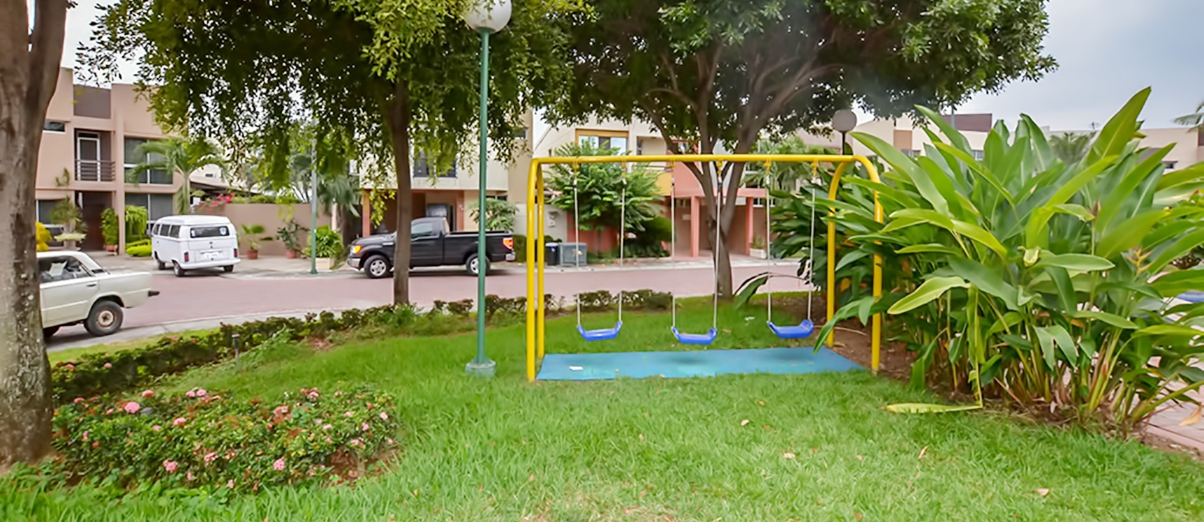 Casa en Venta en Urbanización Belo Horizonte Sector Vía a La Costa GeoBienes - Casa en Venta en Urbanización Belo Horizonte Sector Vía a La Costa - Plusvalia Guayaquil Casas de venta y alquiler Inmobiliaria Ecuador