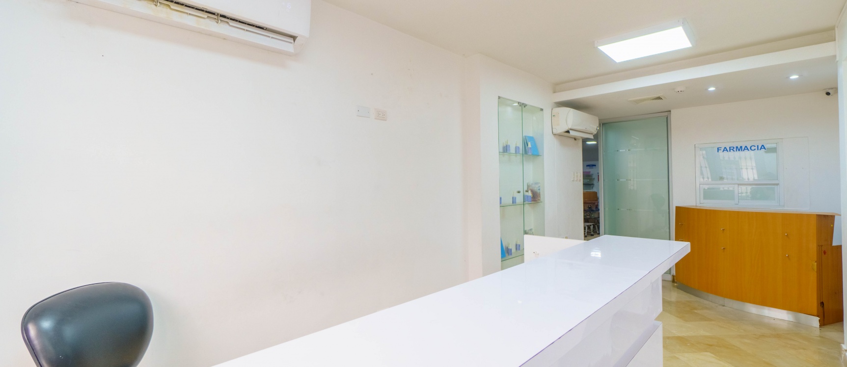 Oficina en alquiler planta baja ubicado en Urdesa, Norte de Guayaquil GeoBienes - Oficina en alquiler planta baja ubicado en Urdesa, Norte de Guayaquil - Plusvalia Guayaquil Casas de venta y alquiler Inmobiliaria Ecuador