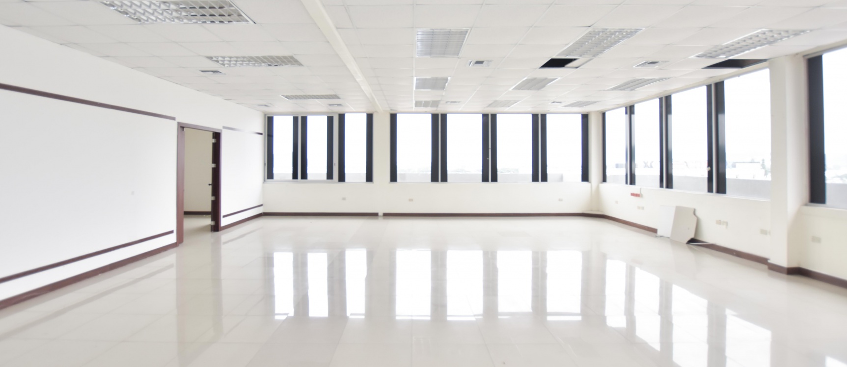 Alquiler de oficina en Av. de las Américas, Edificio Mecanos GeoBienes - Alquiler de oficina en Av. de las Américas, Edificio Mecanos - Plusvalia Guayaquil Casas de venta y alquiler Inmobiliaria Ecuador