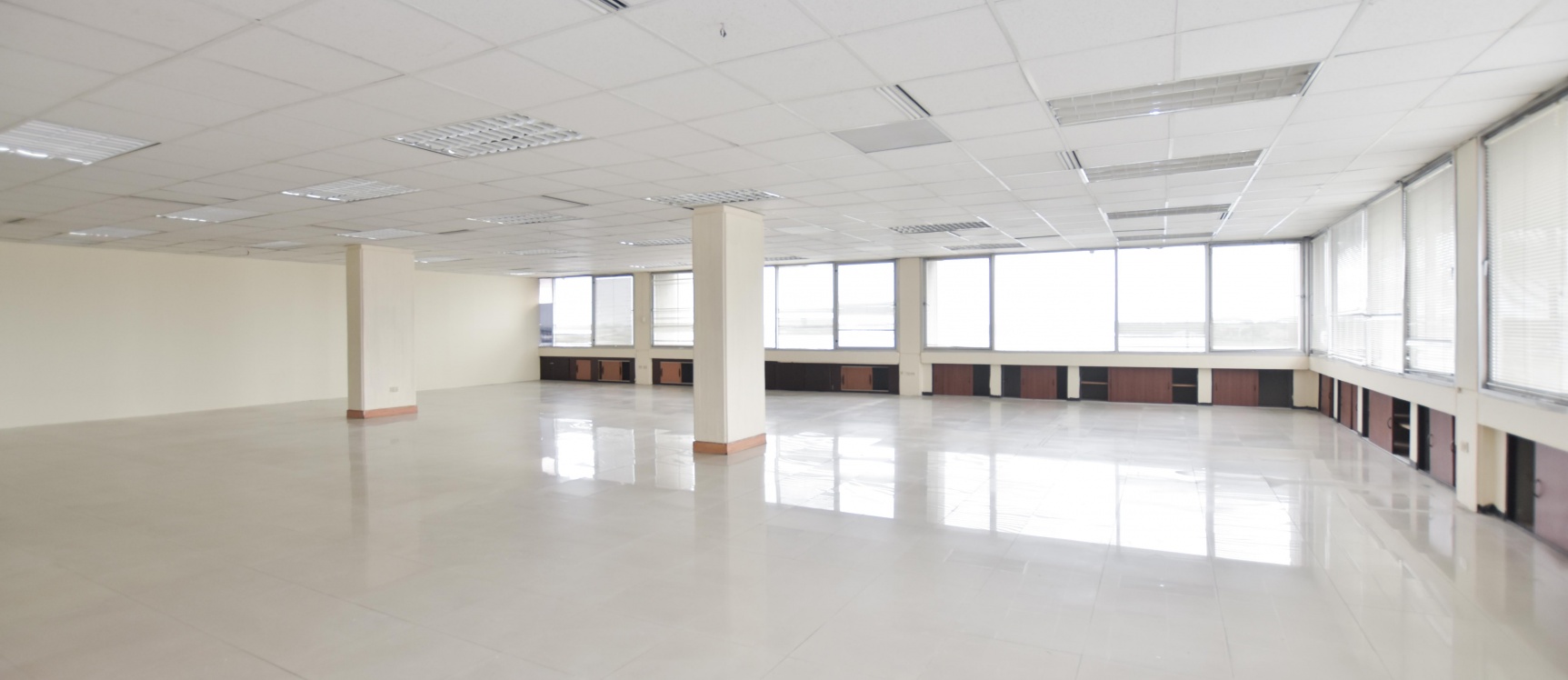 Alquiler de oficina en Av. de las Américas, Edificio Mecanos GeoBienes - Alquiler de oficina en Av. de las Américas, Edificio Mecanos - Plusvalia Guayaquil Casas de venta y alquiler Inmobiliaria Ecuador