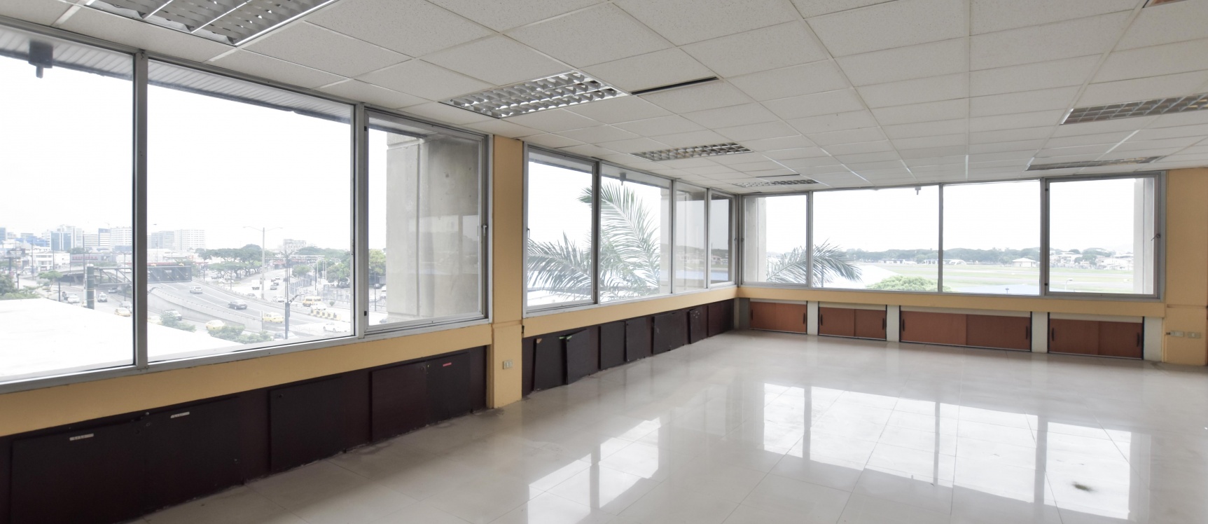 GeoBienes - Alquiler de oficina en Av. de las Américas, Edificio Mecanos - Plusvalia Guayaquil Casas de venta y alquiler Inmobiliaria Ecuador