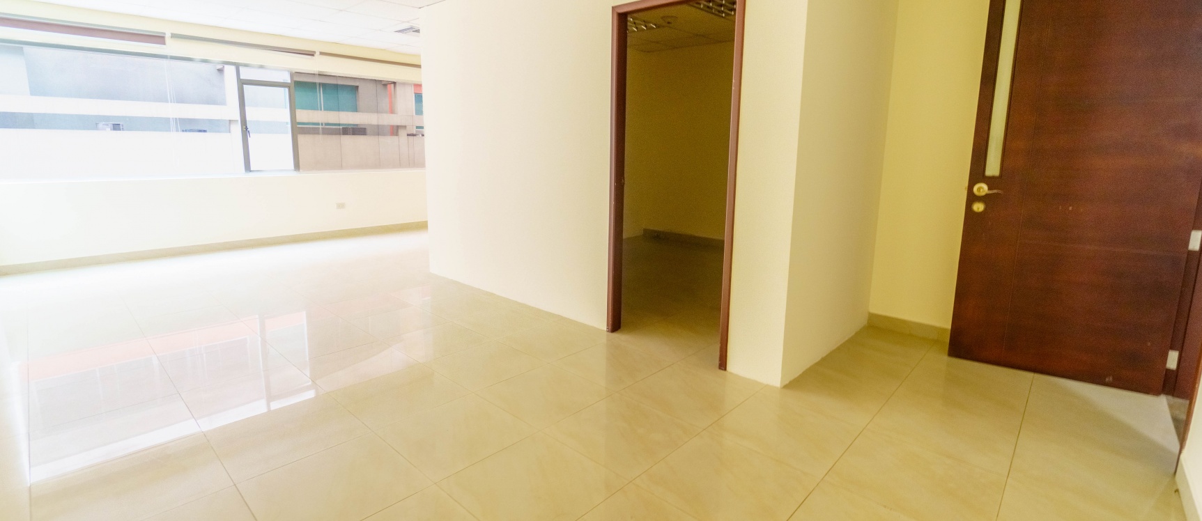 Alquiler de oficina en Samborondón Plaza, Samborondón GeoBienes - Alquiler de oficina en Samborondón Plaza, Samborondón - Plusvalia Guayaquil Casas de venta y alquiler Inmobiliaria Ecuador