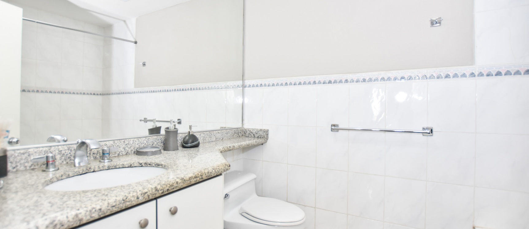Alquiler de suite amoblada en Torre Colón I GeoBienes - Alquiler de suite amoblada en Torre Colón I, Guayaquil - Ecuador - Plusvalia Guayaquil Casas de venta y alquiler Inmobiliaria Ecuador