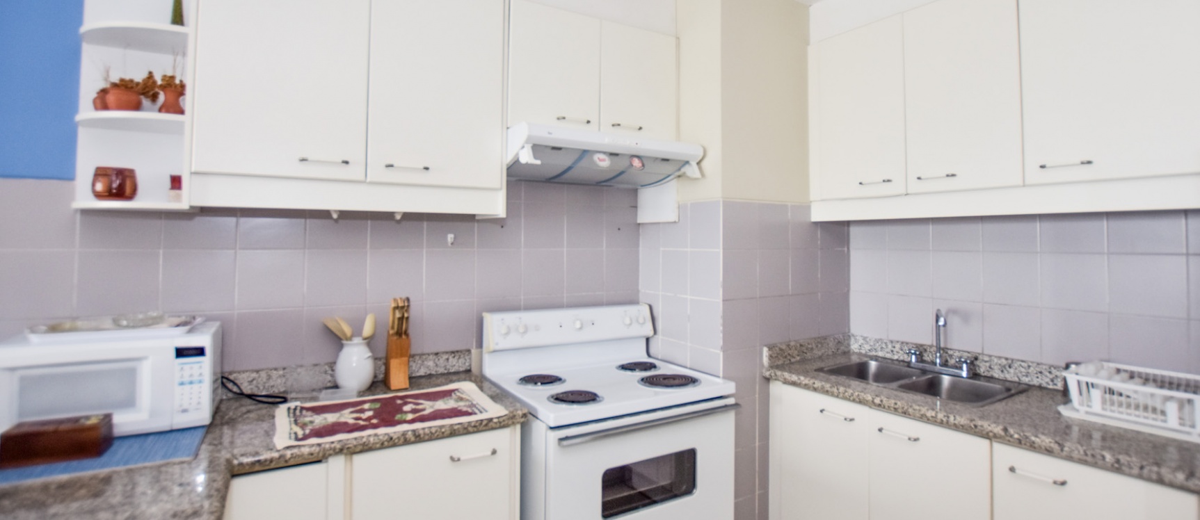 Alquiler de suite amoblada en Torre Colón I GeoBienes - Alquiler de suite amoblada en Torre Colón I, Guayaquil - Ecuador - Plusvalia Guayaquil Casas de venta y alquiler Inmobiliaria Ecuador