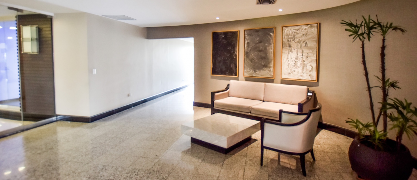 GeoBienes - Alquiler de suite amoblada en Torre Colón I, Guayaquil - Ecuador - Plusvalia Guayaquil Casas de venta y alquiler Inmobiliaria Ecuador
