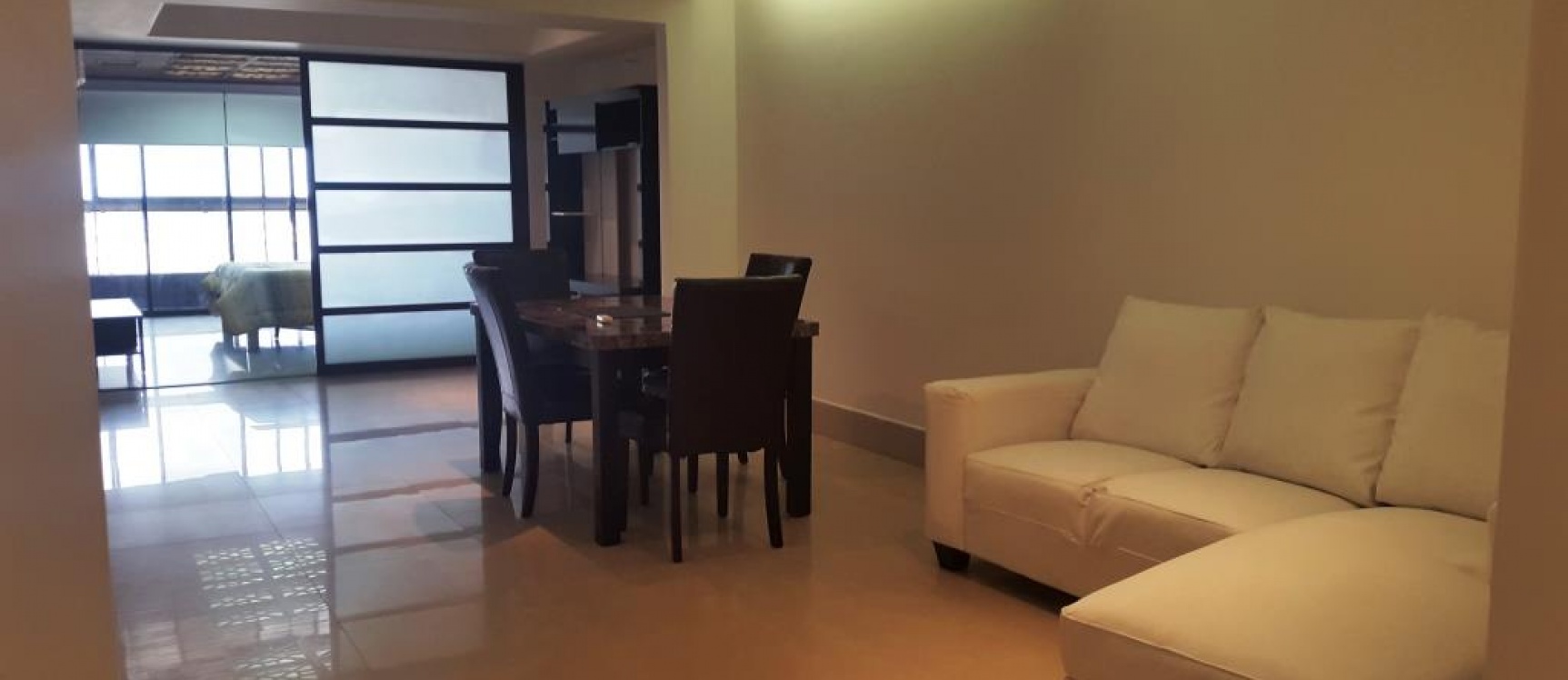 ALQUILER DE SUITE EN EL EDIFICIO SAN FRANCISCO 300 GeoBienes - ALQUILER DE SUITE EN EL EDIFICIO SAN FRANCISCO 300 - Plusvalia Guayaquil Casas de venta y alquiler Inmobiliaria Ecuador