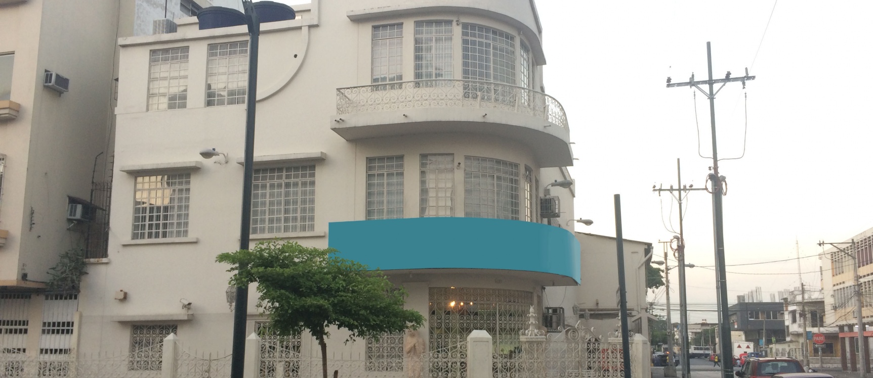 Edificación doble en zona céntrica GeoBienes - Alquilo Edificio doble en zona céntrica Guayaquil - Plusvalia Guayaquil Casas de venta y alquiler Inmobiliaria Ecuador