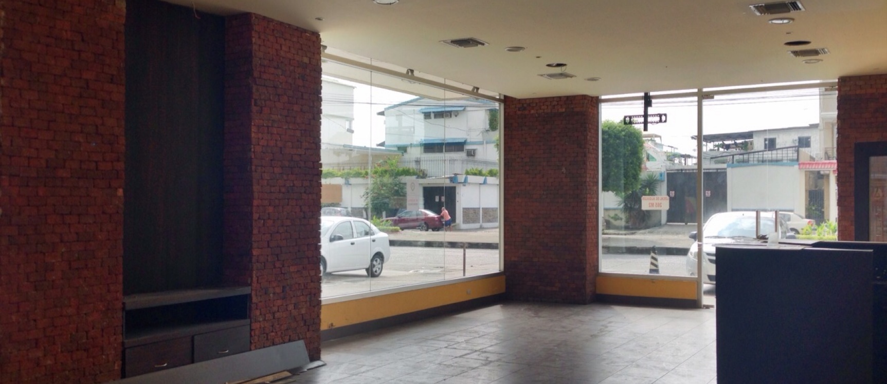 GeoBienes - Alquiler de local Comercial Zona Mall del Sol Guayaquil - Plusvalia Guayaquil Casas de venta y alquiler Inmobiliaria Ecuador