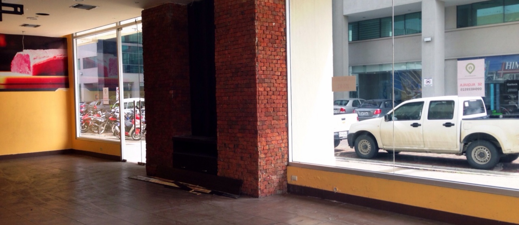 Alquilo Local Comercial - Zona Mall del Sol GeoBienes - Alquiler de local Comercial Zona Mall del Sol Guayaquil - Plusvalia Guayaquil Casas de venta y alquiler Inmobiliaria Ecuador