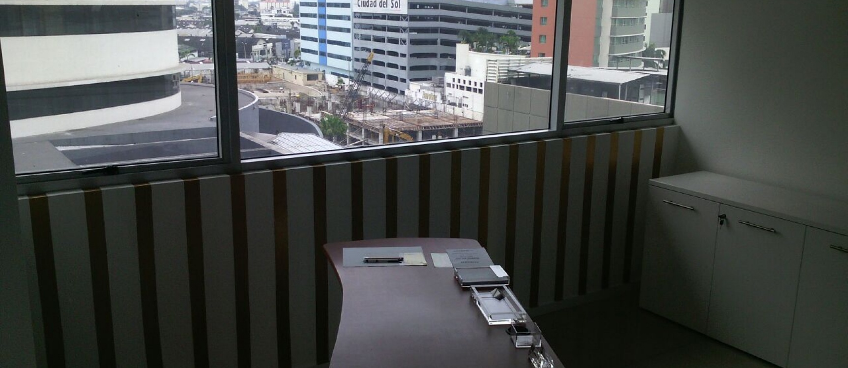 Alquilo Oficina con divisiones en Trade Building GeoBienes - Alquiler de Oficina con divisiones en Trade Building Guayaquil - Plusvalia Guayaquil Casas de venta y alquiler Inmobiliaria Ecuador