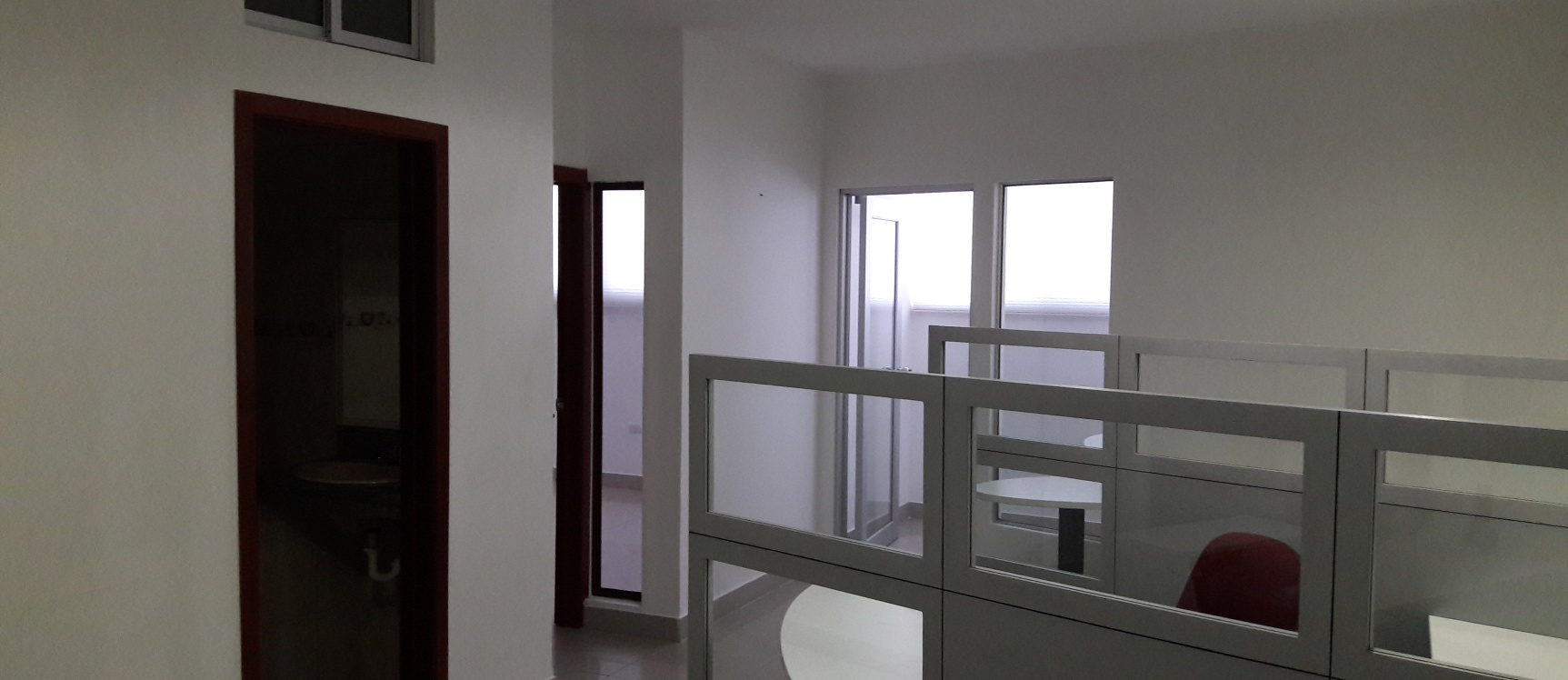Alquilo oficina ejecutiva ful amoblada en nueva kennedy Guayaquil GeoBienes - Alquilo Oficina Ejecutiva full amoblada en nueva kennedy Guayaquil - Plusvalia Guayaquil Casas de venta y alquiler Inmobiliaria Ecuador