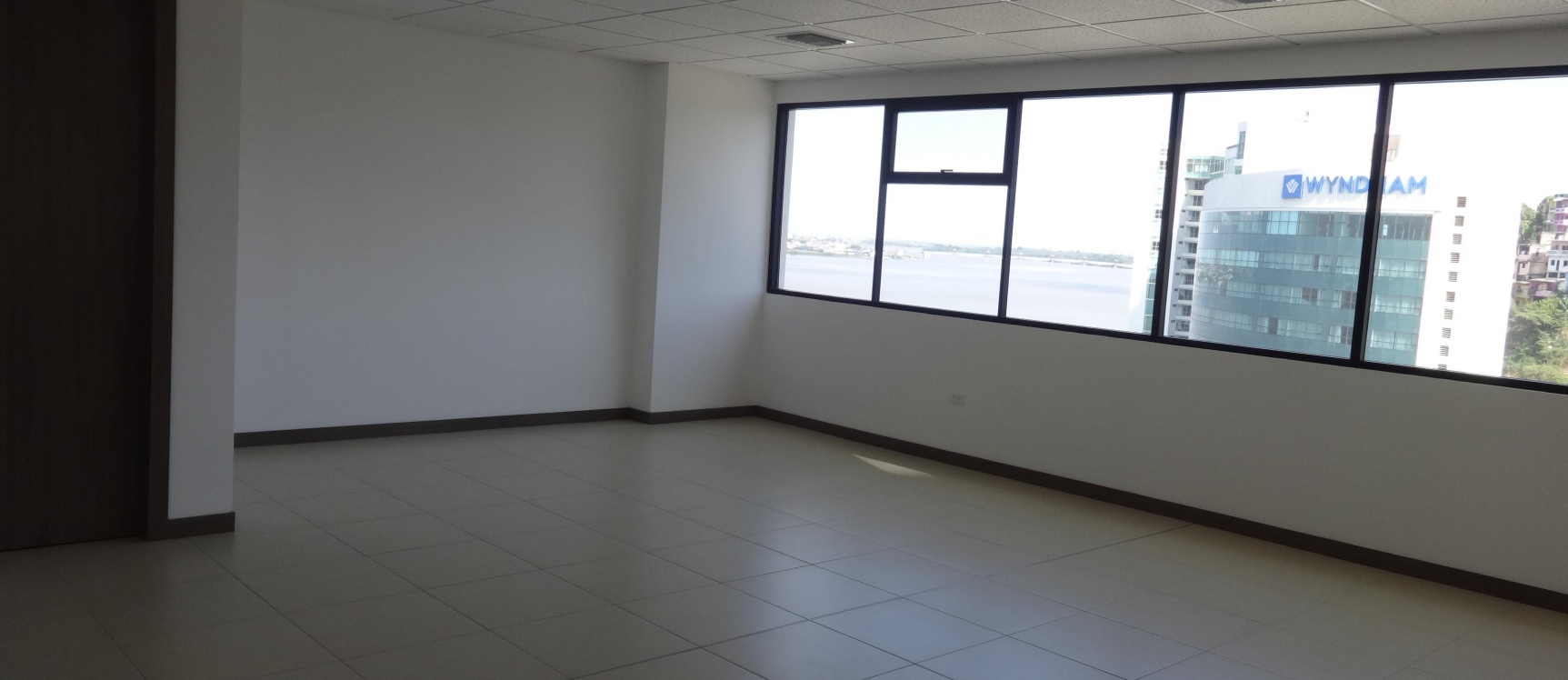 GeoBienes - Alquiler de oficina en Ciudad del Rio, EMPORIUM Guayaquil - Plusvalia Guayaquil Casas de venta y alquiler Inmobiliaria Ecuador