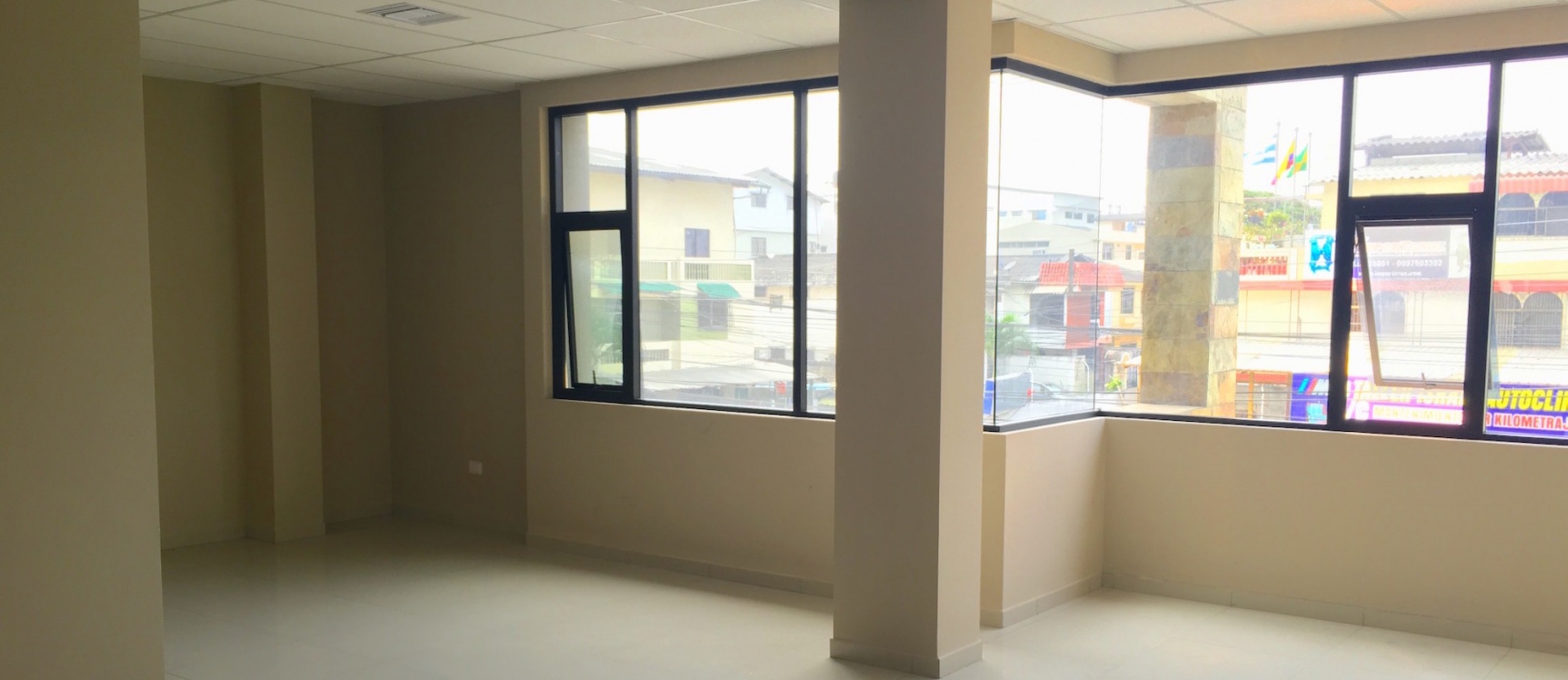 Oficina en alquiler en el norte de Guayaquil Edificio GS Building GeoBienes - Alquilo oficina en la Garzota Guayaquil Edificio GS Building - Plusvalia Guayaquil Casas de venta y alquiler Inmobiliaria Ecuador