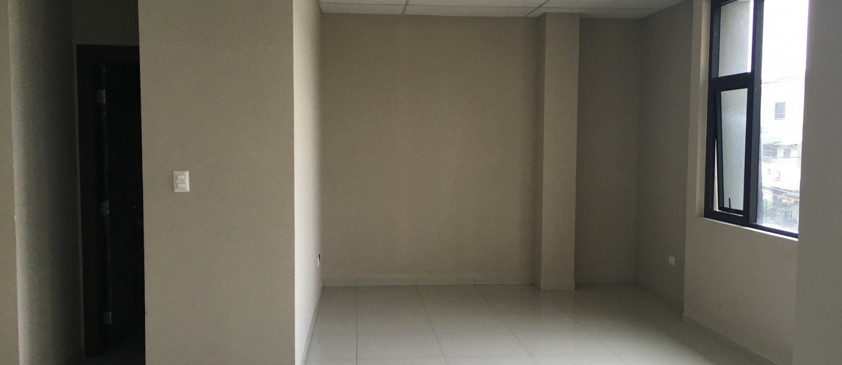 Oficina en alquiler en el norte de Guayaquil Edificio GS Building GeoBienes - Alquilo oficina en la Garzota Guayaquil Edificio GS Building - Plusvalia Guayaquil Casas de venta y alquiler Inmobiliaria Ecuador