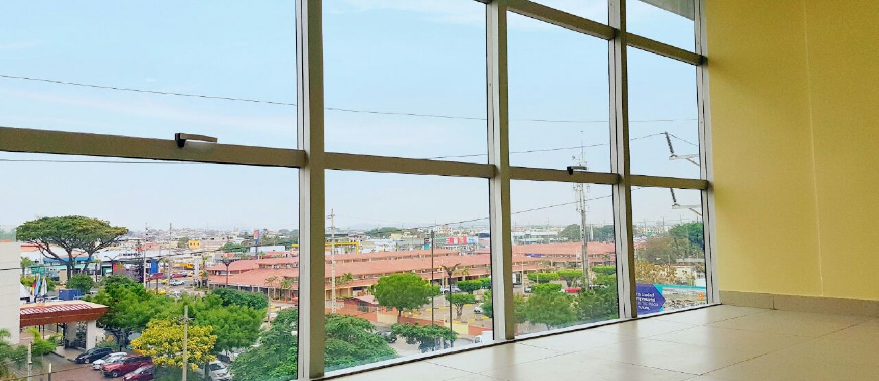 Alquilo Oficina en Sky Building, norte de Guayaquil GeoBienes - Alquilo Oficina en Sky Building, norte de Guayaquil - Plusvalia Guayaquil Casas de venta y alquiler Inmobiliaria Ecuador